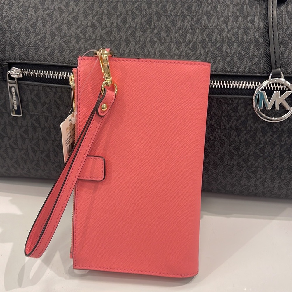 MICHAEL KORS LARGE DOUBLE ZIP WRISTLET WALLET PHONE CASE CLUTCH
Tea Rose NWT - Picture 5 of 16